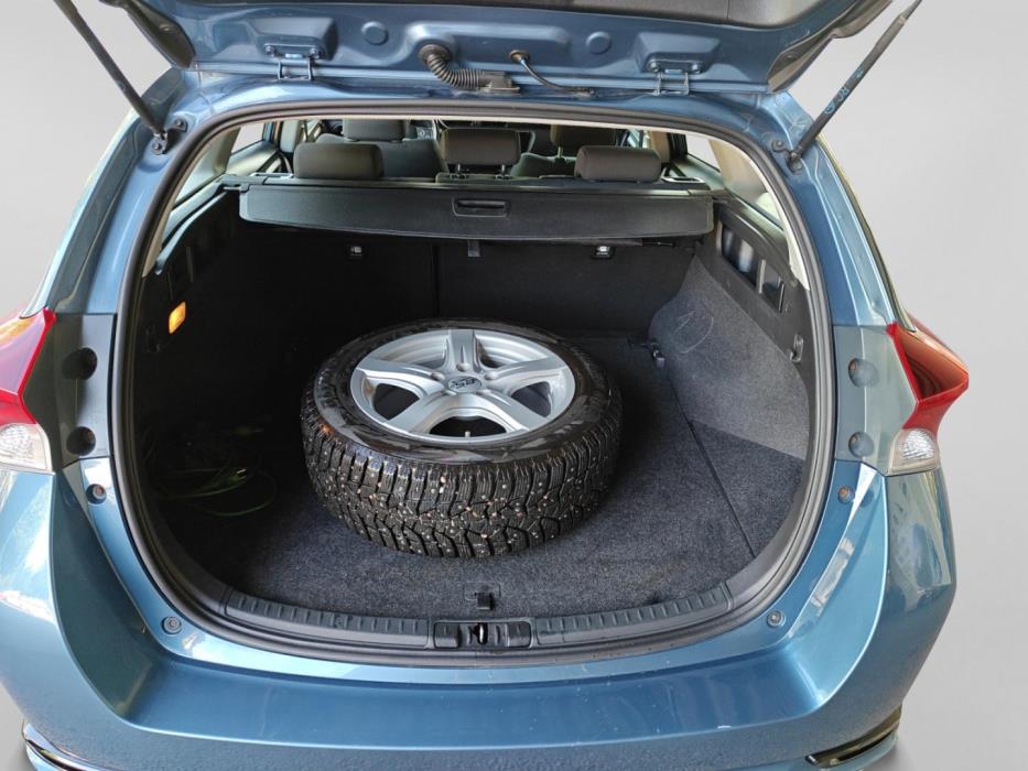TOYOTA Auris 2016