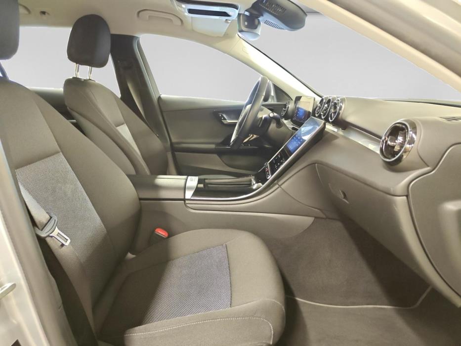 MERCEDES-BENZ C 2023