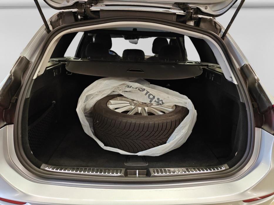 MERCEDES-BENZ C 2023