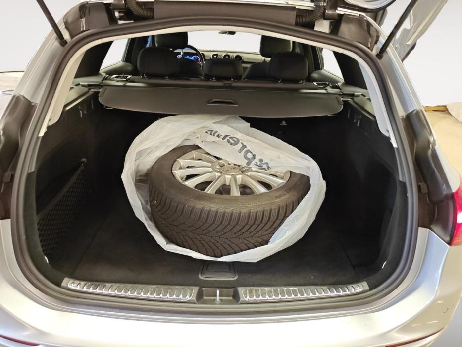MERCEDES-BENZ C 2023