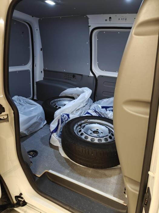 VOLKSWAGEN Caddy 2021