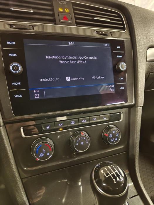 VOLKSWAGEN Golf 2018