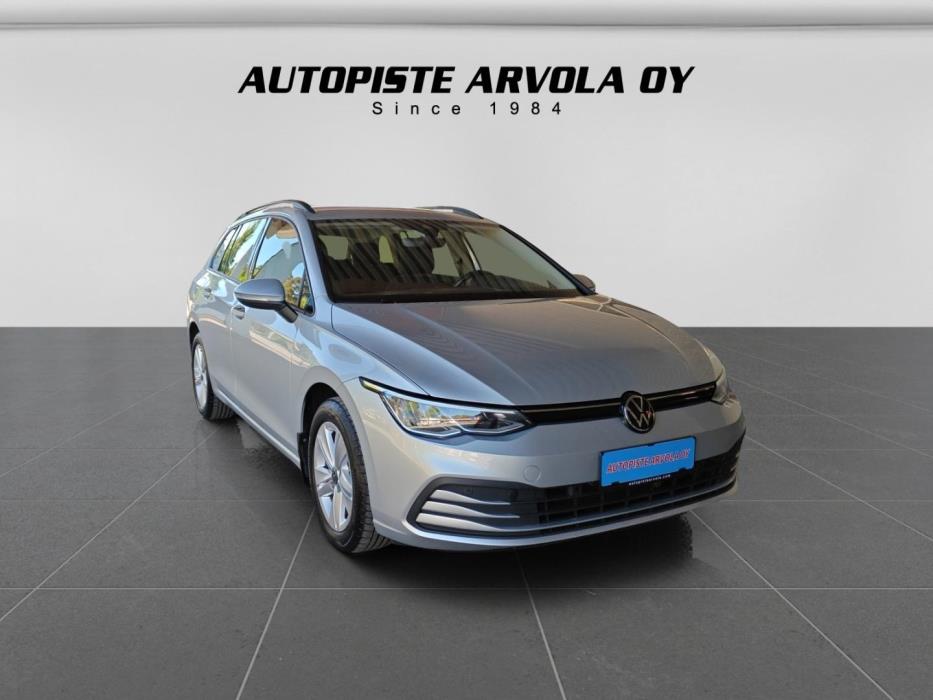 VOLKSWAGEN Golf 2023
