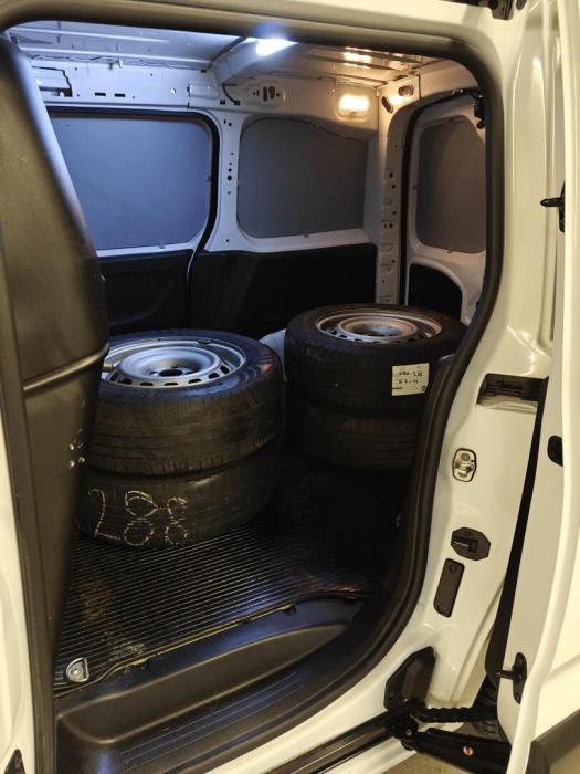 PEUGEOT Partner 2023