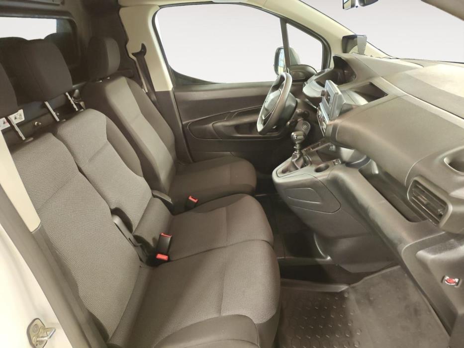 PEUGEOT Partner 2023