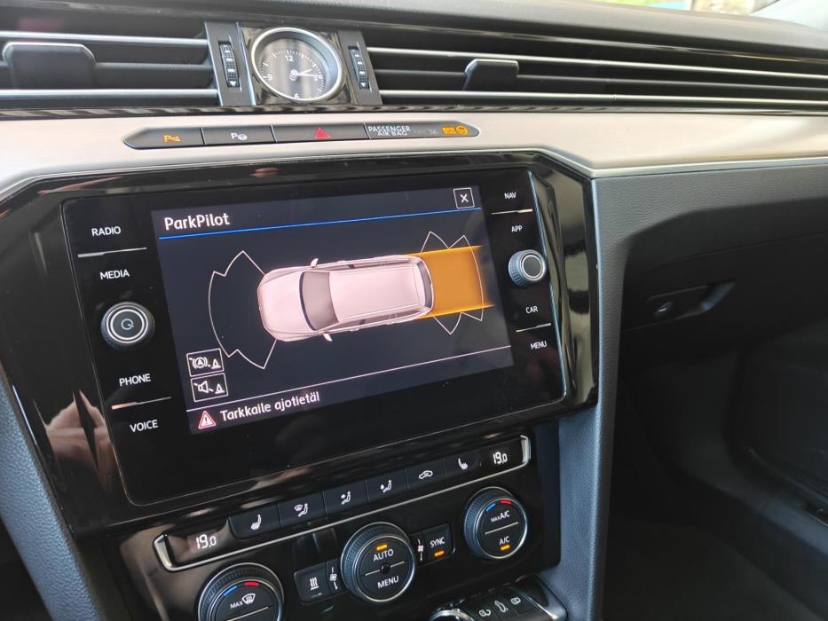 VOLKSWAGEN Passat 2018
