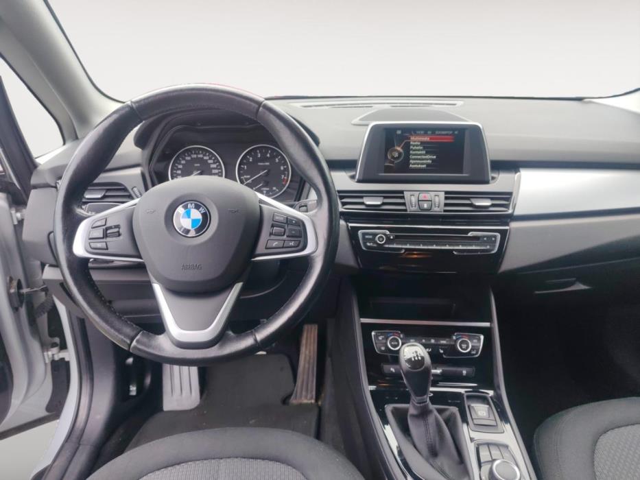 BMW 218 2016