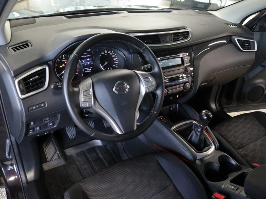NISSAN Qashqai 2015