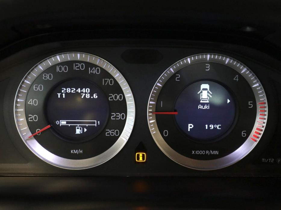 VOLVO XC60 2010