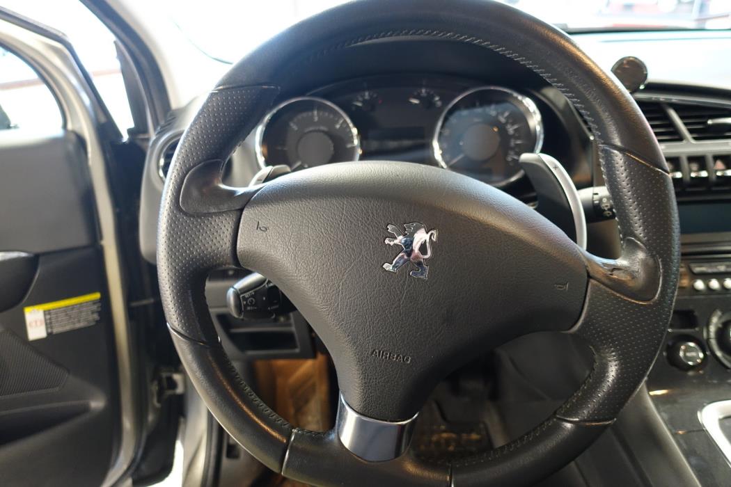 PEUGEOT 3008 2011