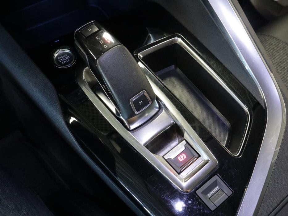 PEUGEOT 3008 2020