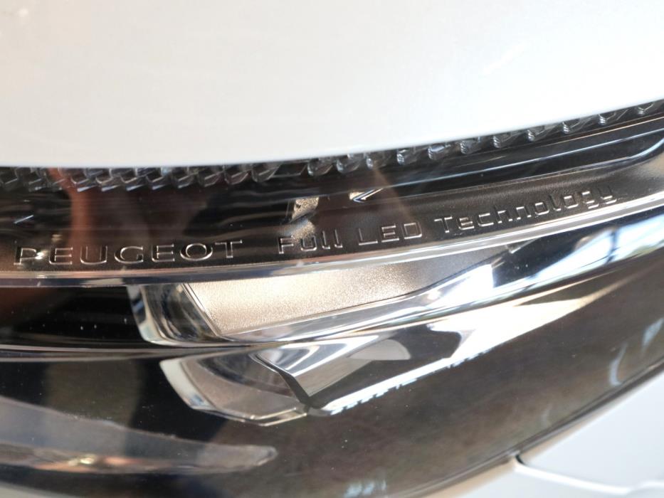 PEUGEOT 3008 2020