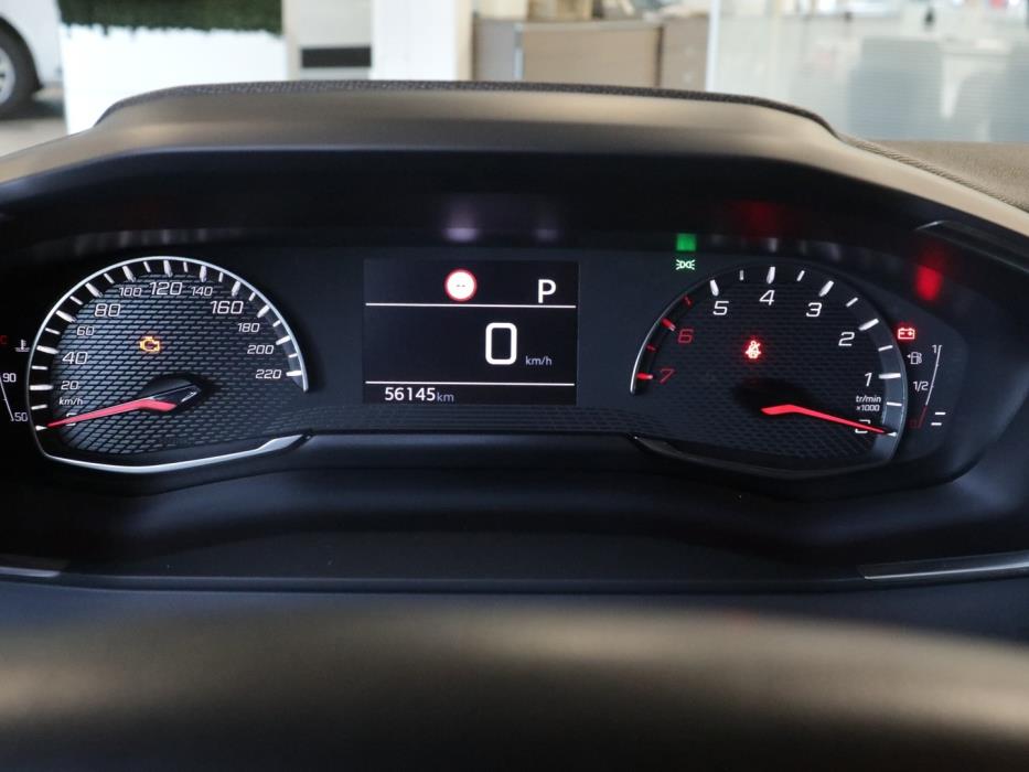 PEUGEOT 208 2021