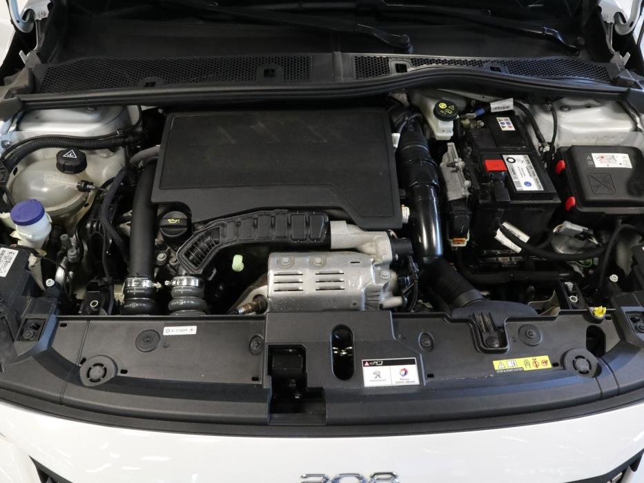 PEUGEOT 208 2021