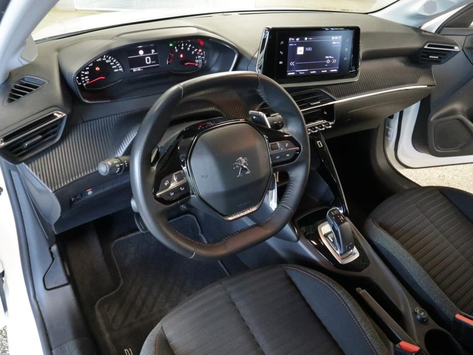 PEUGEOT 208 2021