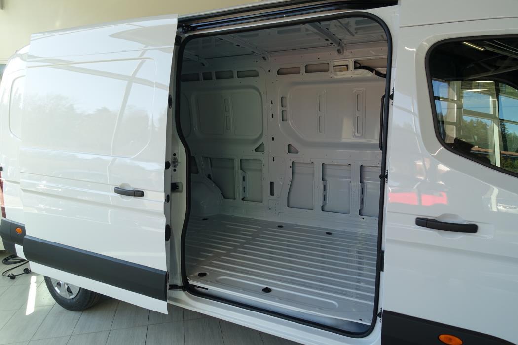 NISSAN Interstar 2026