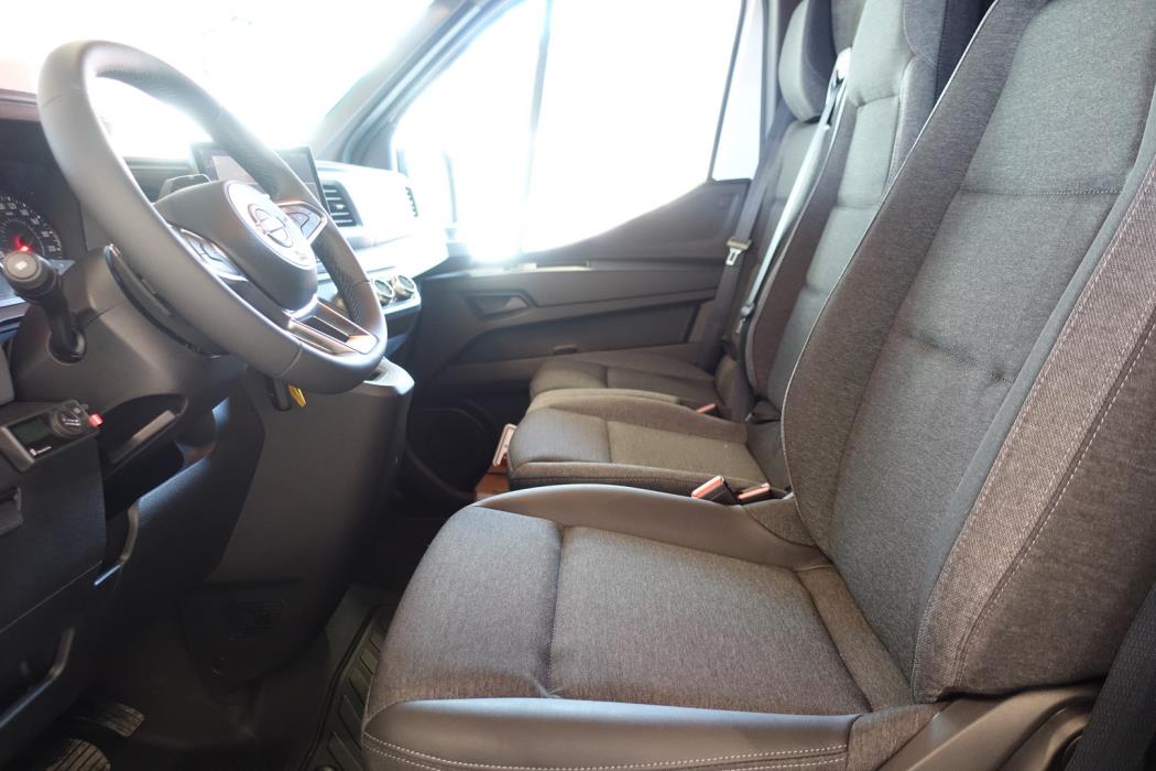 NISSAN Interstar 2026