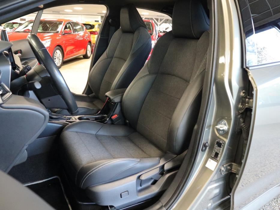 TOYOTA Corolla 2024