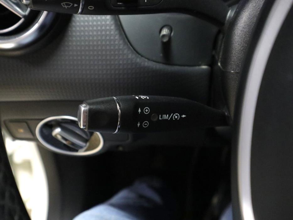 MERCEDES-BENZ A 2014