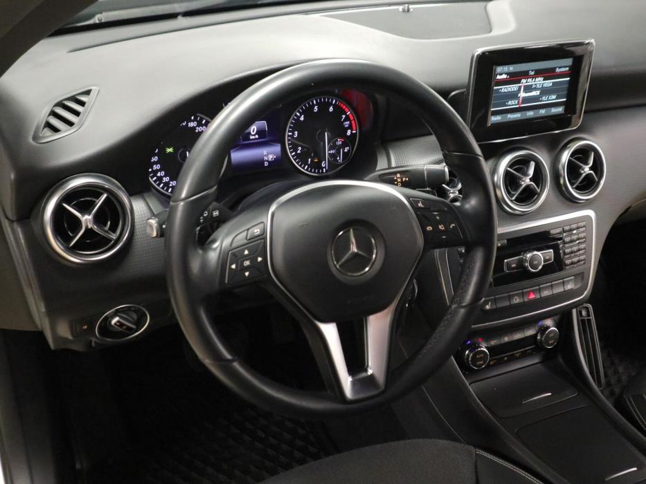 MERCEDES-BENZ A 2014