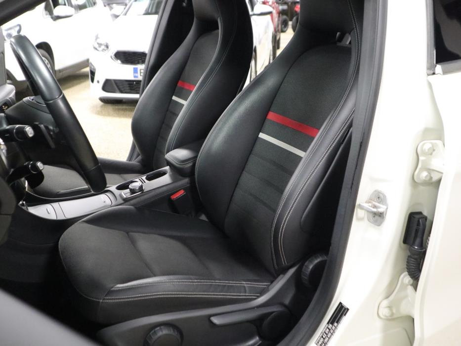 MERCEDES-BENZ A 2014