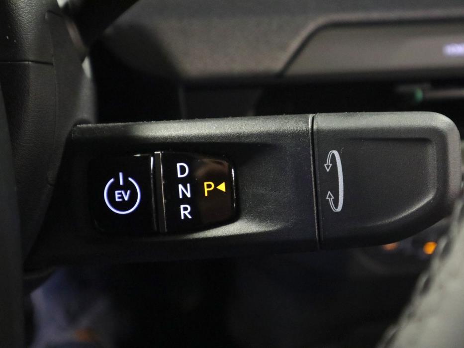 KIA EV4 2025