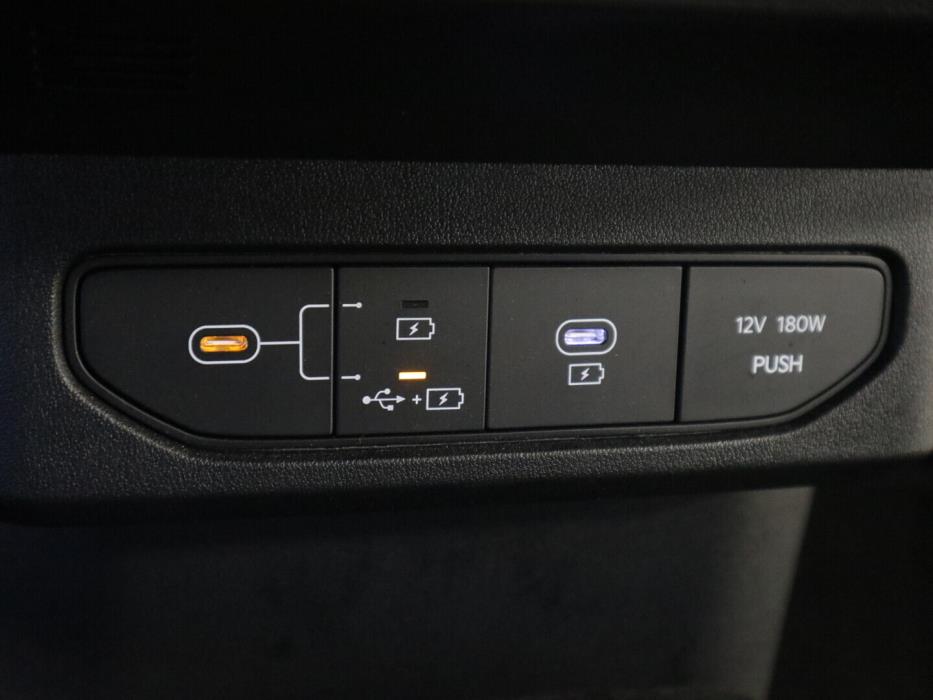 KIA EV4 2025