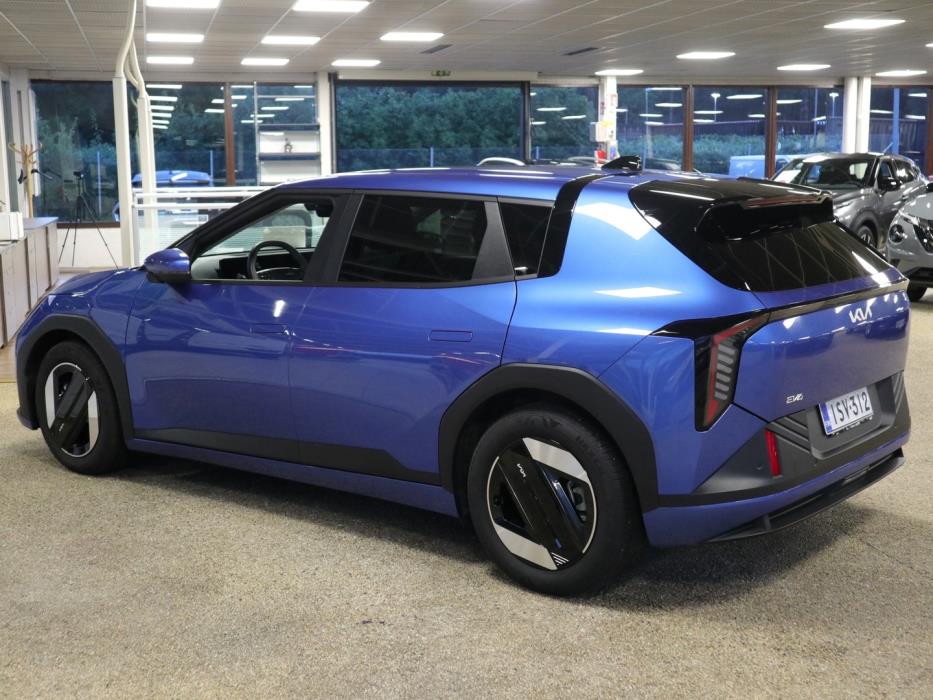 KIA EV4 2025