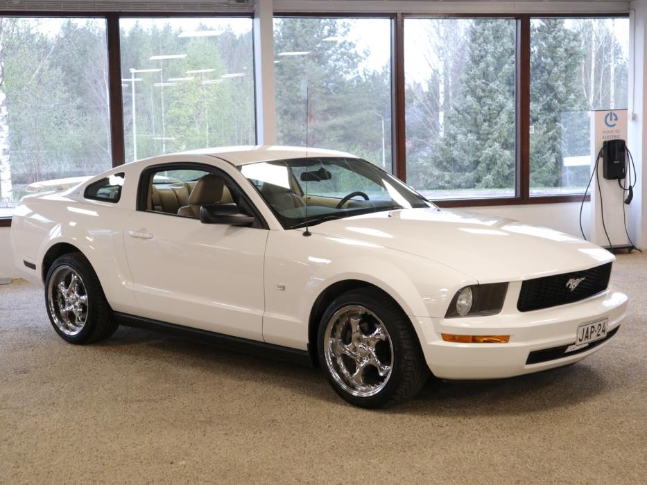 FORD Mustang 2005