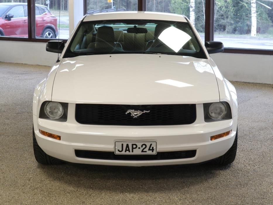 FORD Mustang 2005