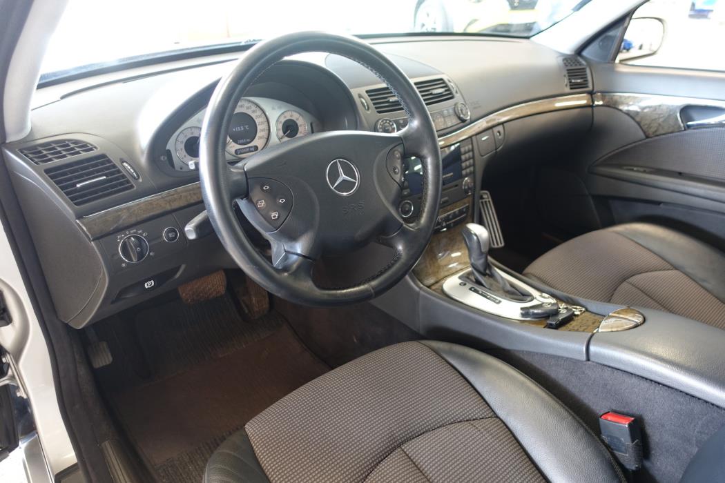 MERCEDES-BENZ E 2005