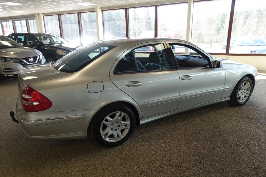 MERCEDES-BENZ E 2005