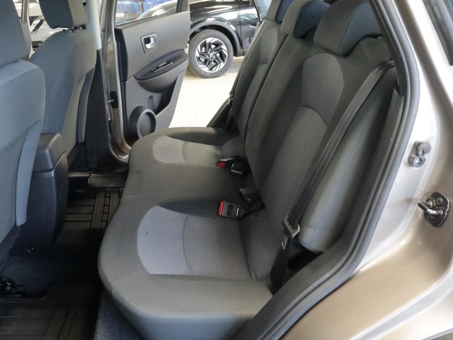 NISSAN Qashqai 2011