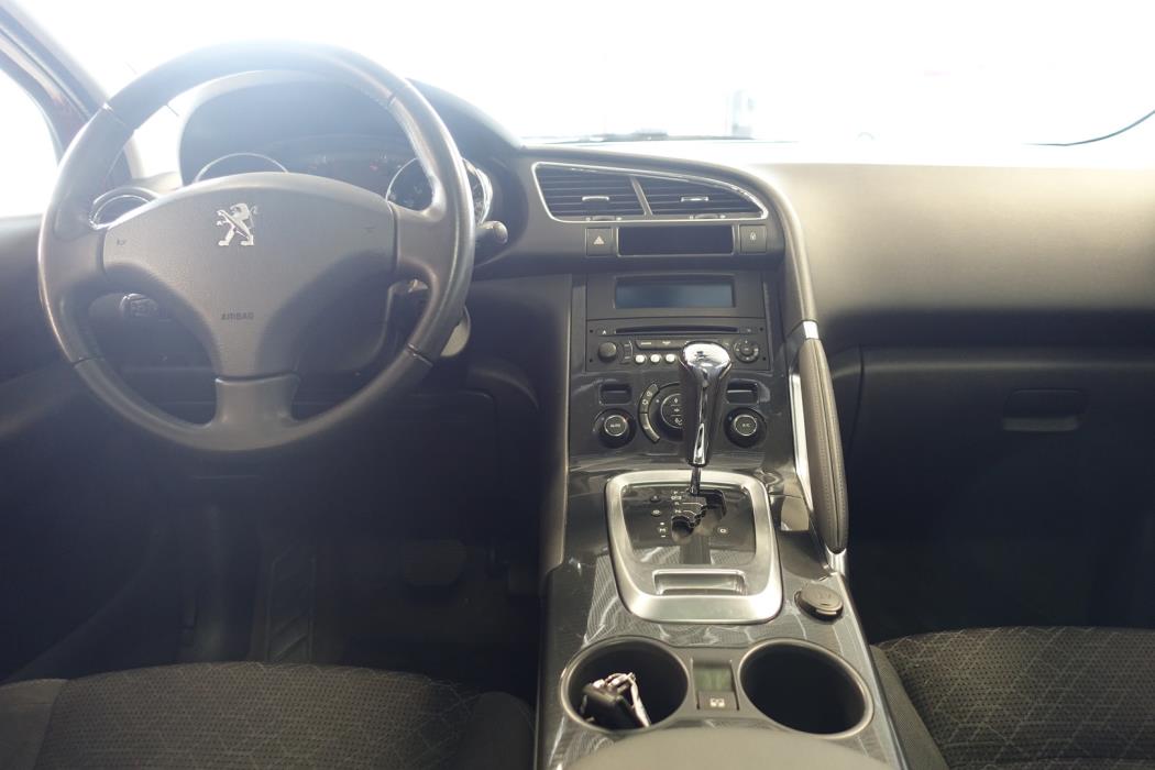 PEUGEOT 3008 2015