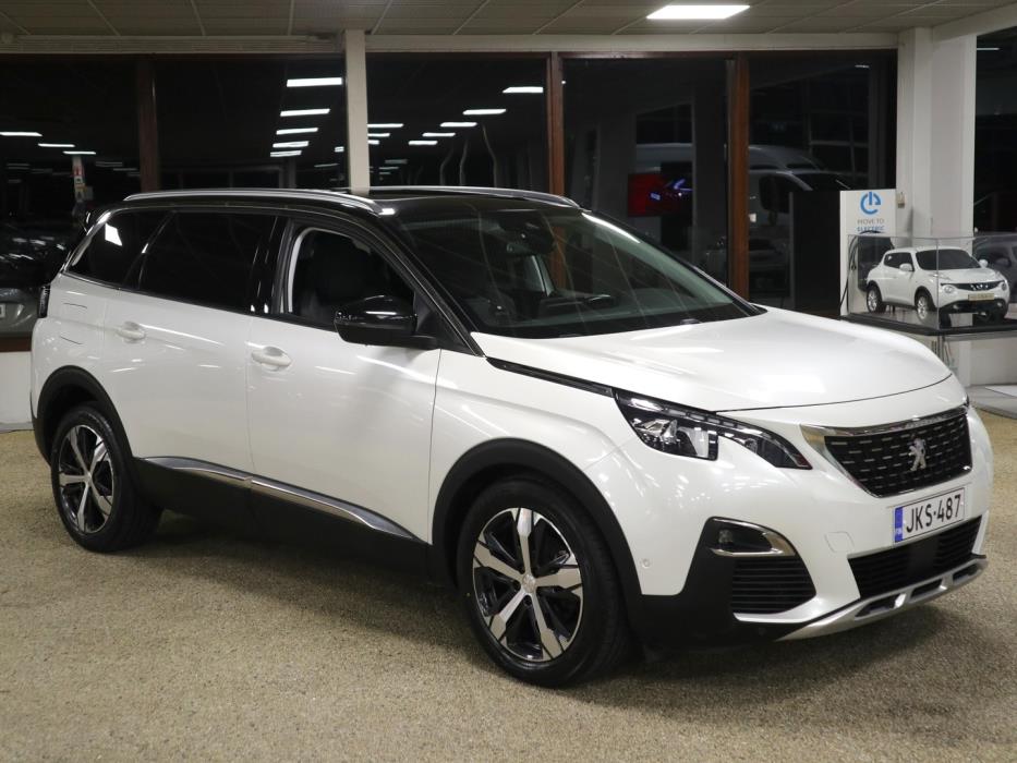 PEUGEOT 5008 2018