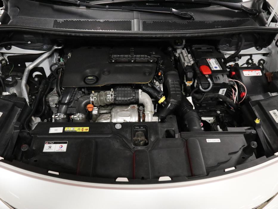 PEUGEOT 5008 2018