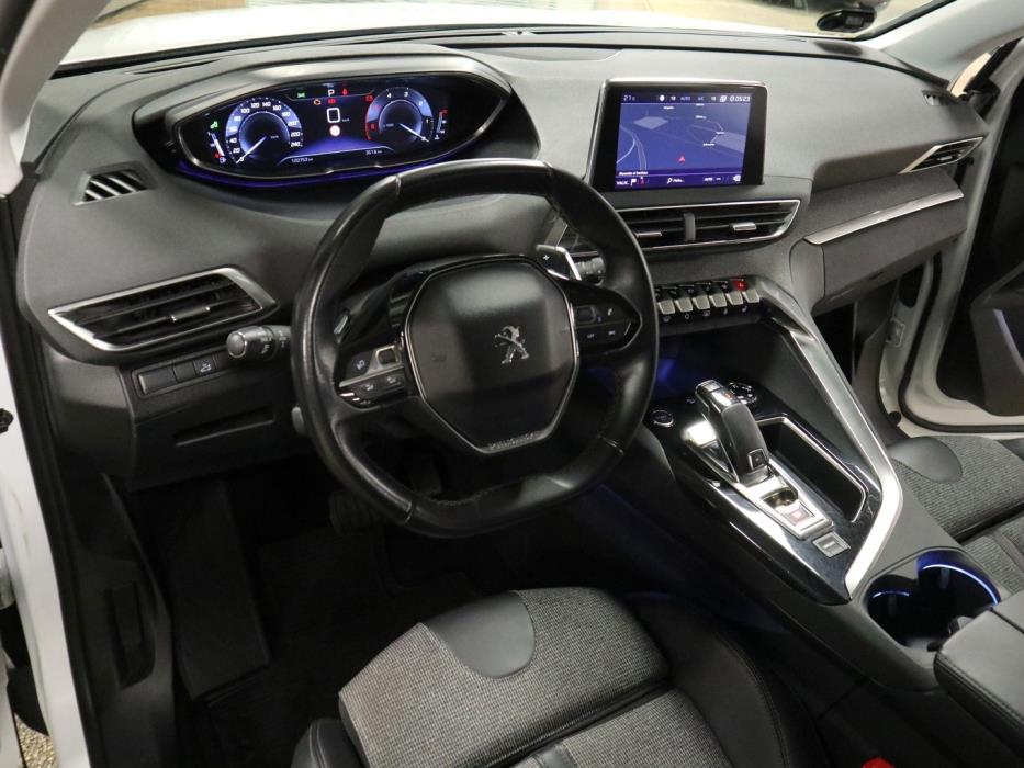 PEUGEOT 5008 2018