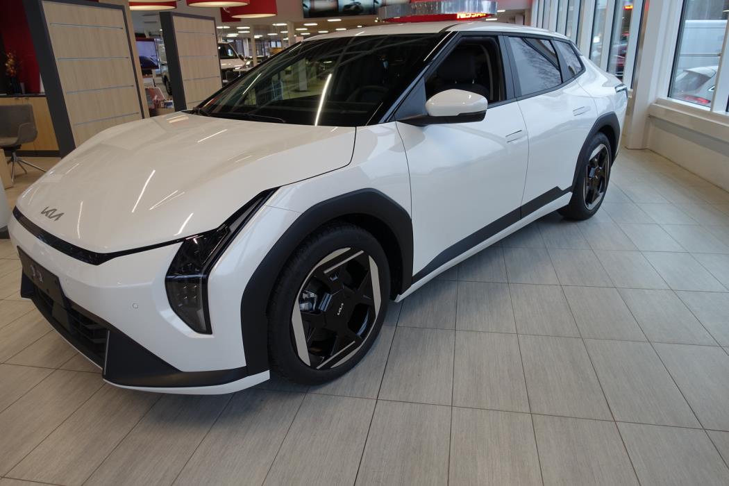 KIA EV4 2026