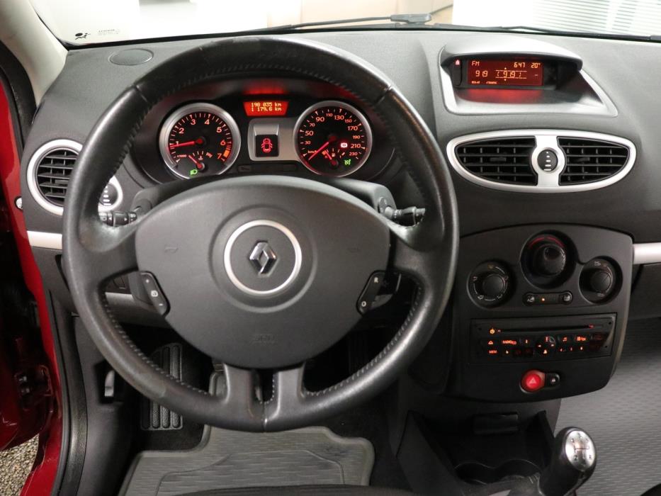 RENAULT Clio III 2009