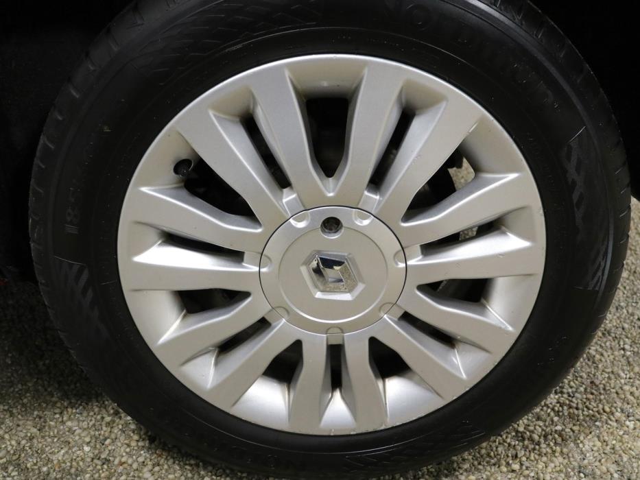 RENAULT Clio III 2009