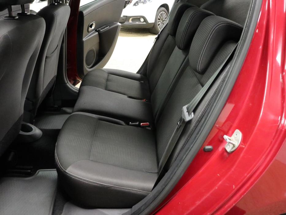 RENAULT Clio III 2009