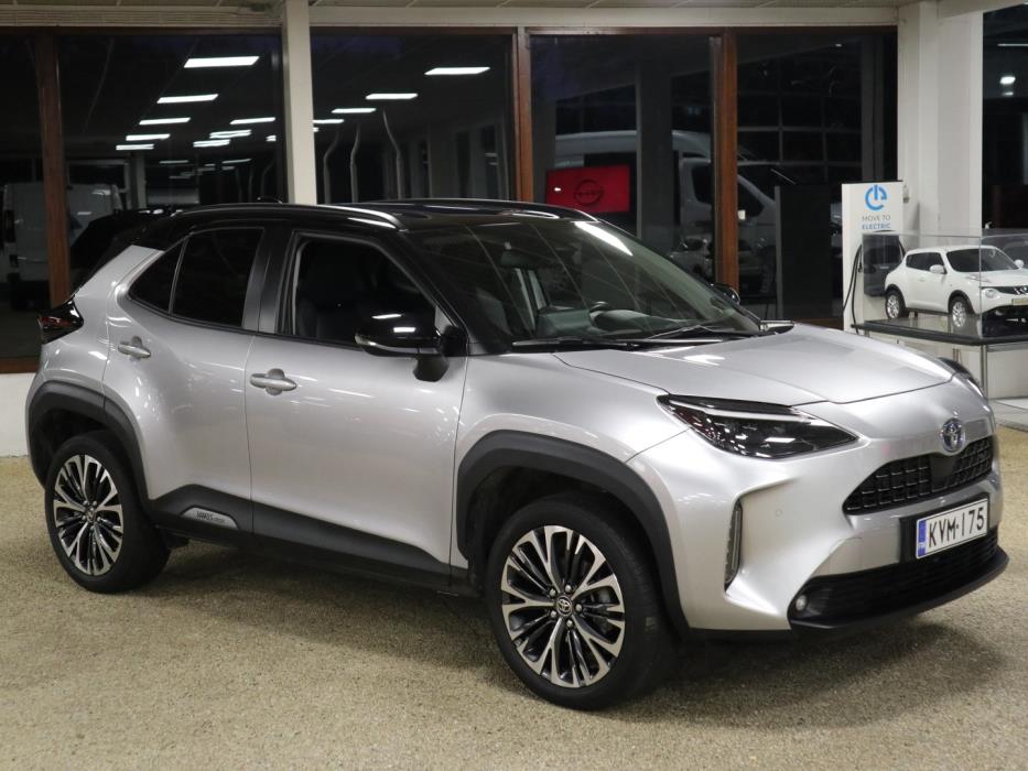 TOYOTA Yaris Cross 2023