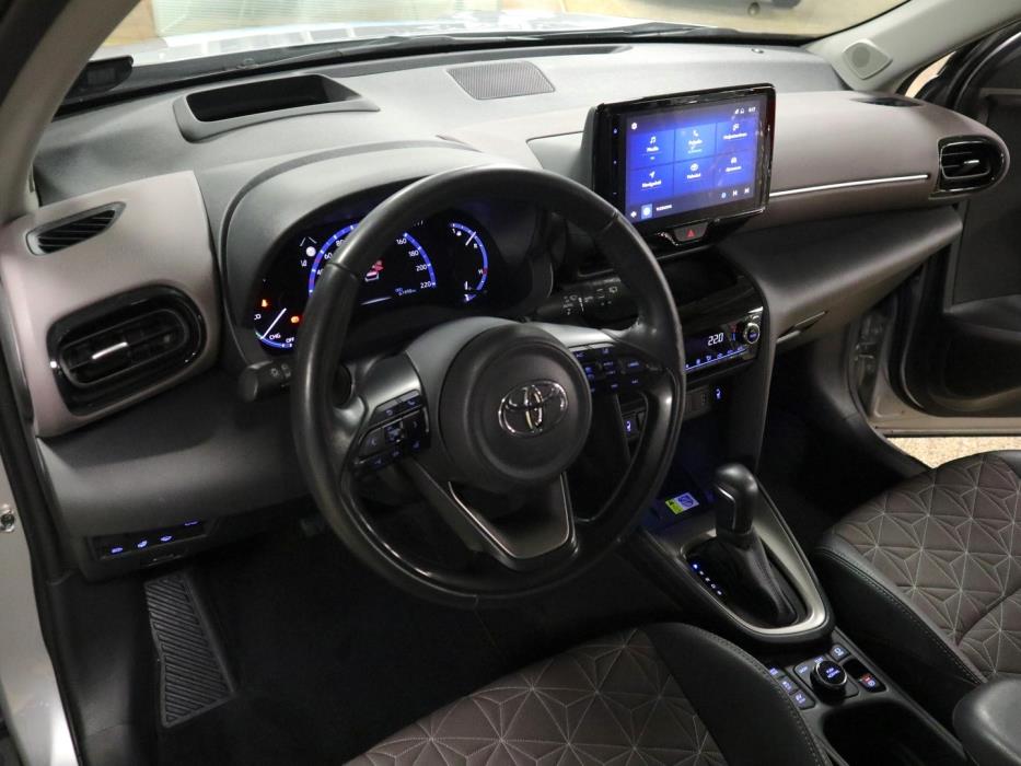 TOYOTA Yaris Cross 2023