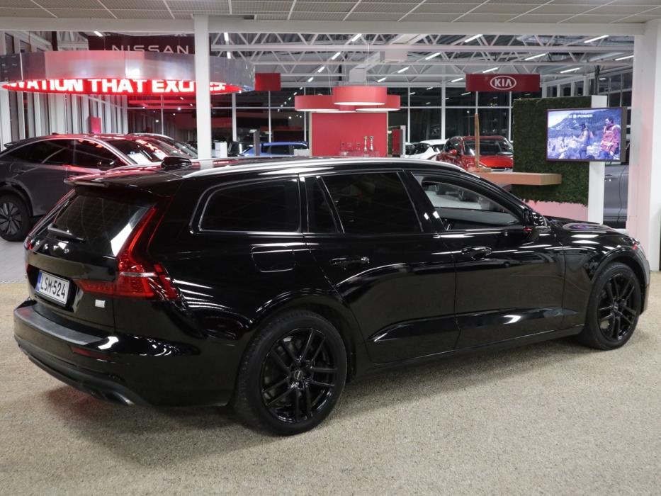 VOLVO V60 2021