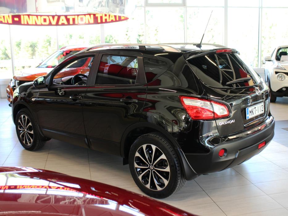 NISSAN Qashqai 2012