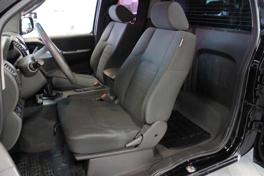 NISSAN Navara 2013