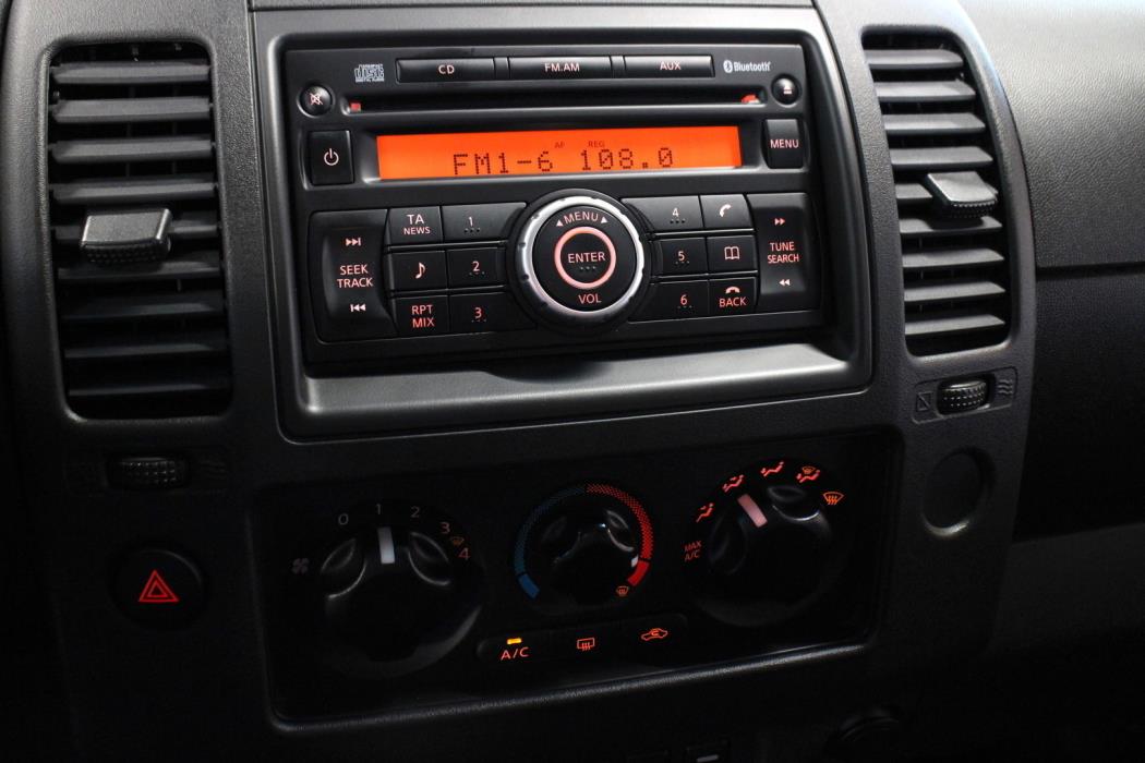 NISSAN Navara 2013