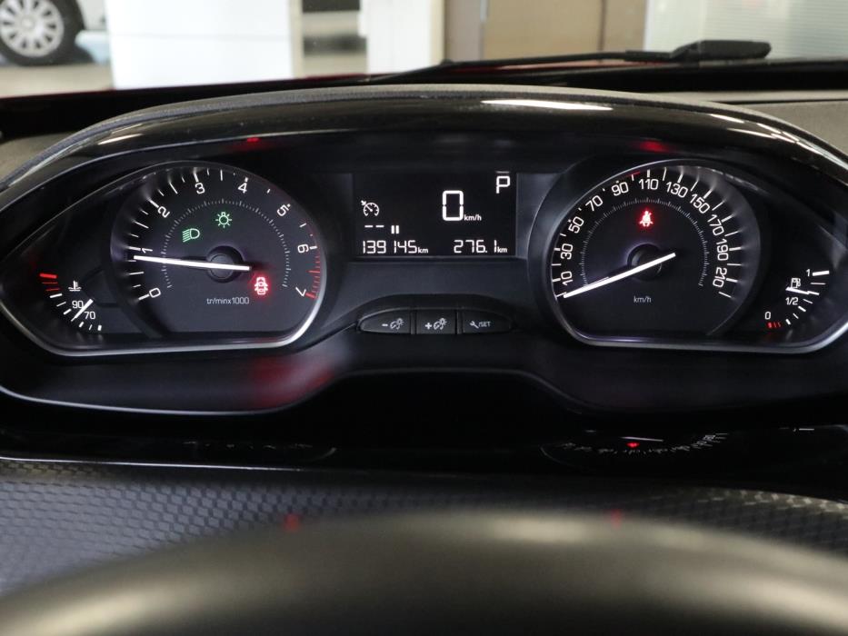 PEUGEOT 2008 2018
