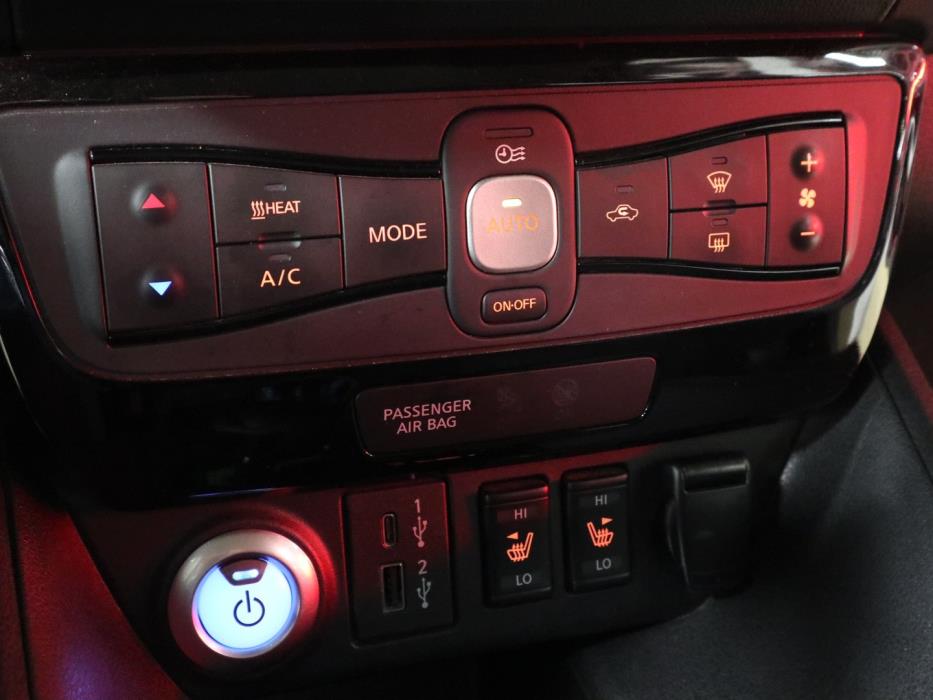 NISSAN LEAF 2022