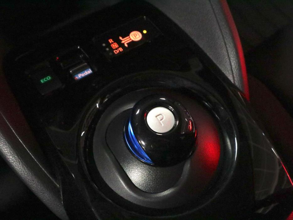 NISSAN LEAF 2022